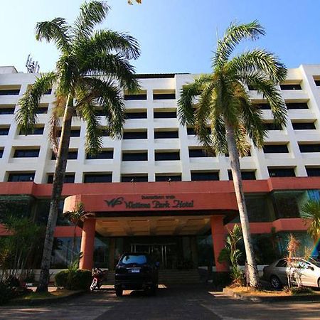 Wattana Park Hotel Trang Bagian luar foto