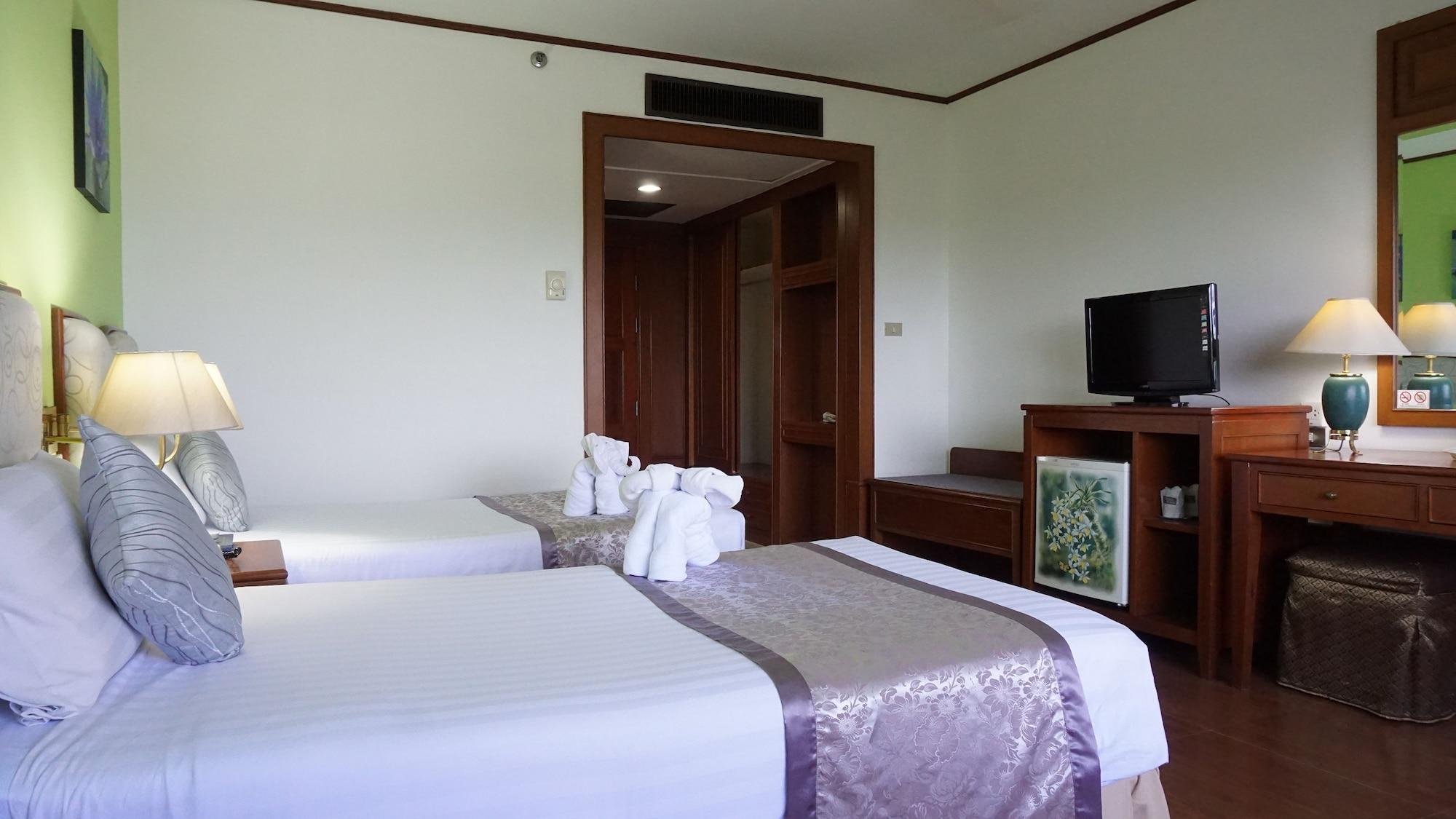 Wattana Park Hotel Trang Bagian luar foto