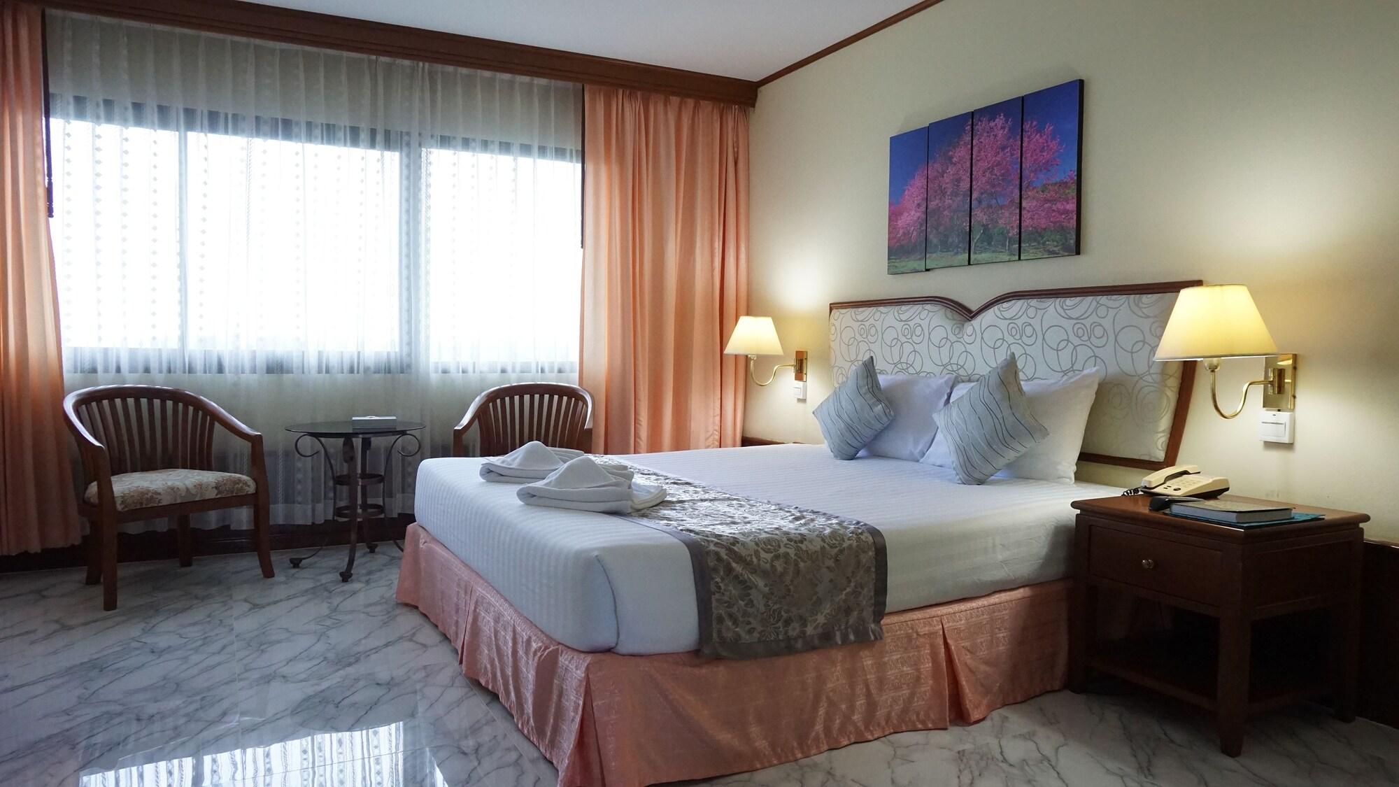 Wattana Park Hotel Trang Bagian luar foto