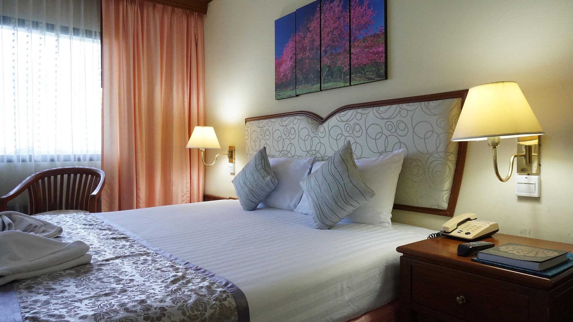 Wattana Park Hotel Trang Bagian luar foto