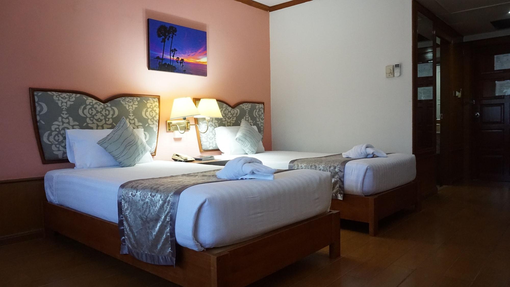 Wattana Park Hotel Trang Bagian luar foto