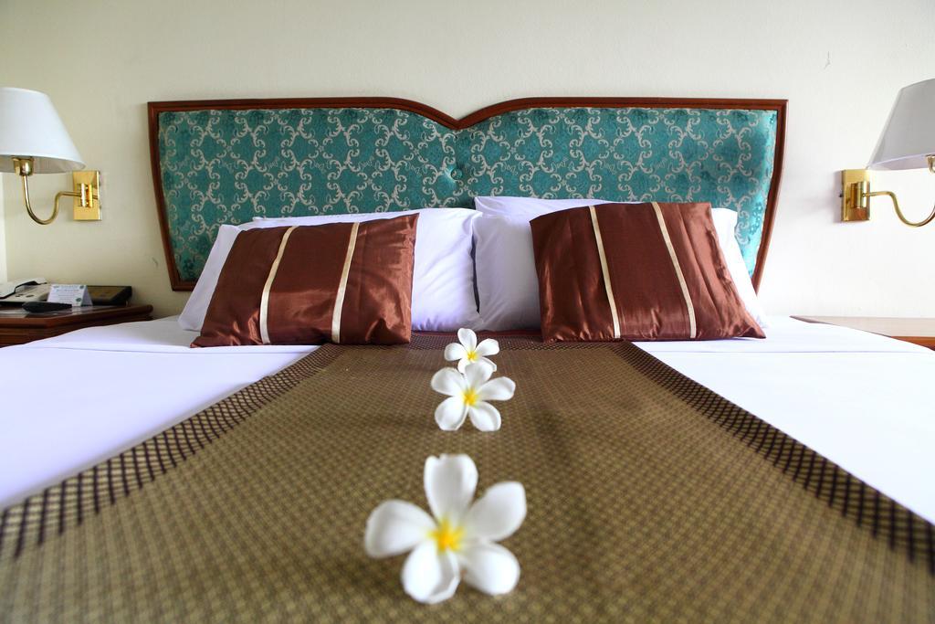 Wattana Park Hotel Trang Bagian luar foto