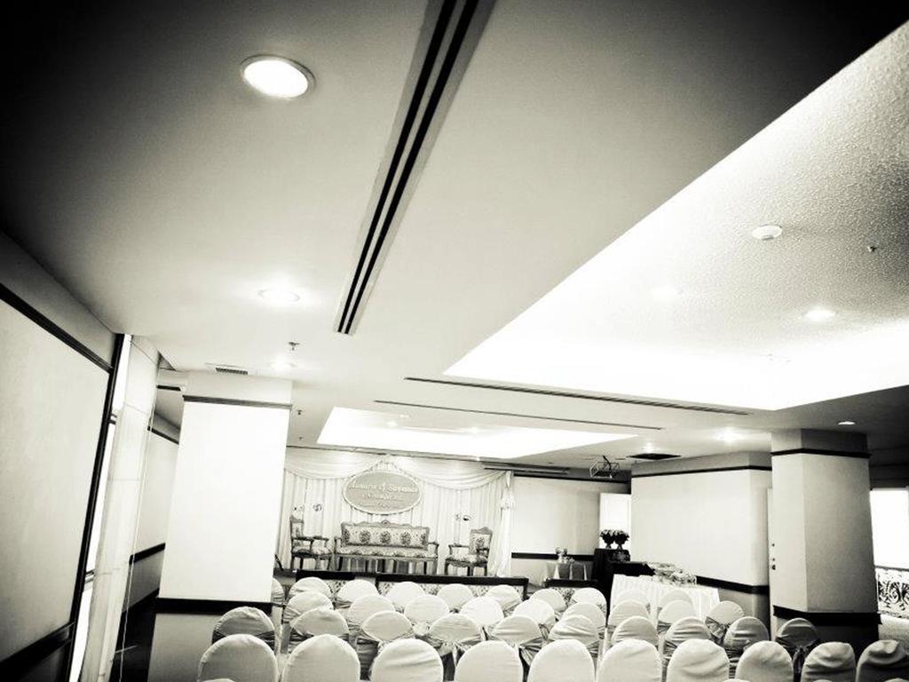 Wattana Park Hotel Trang Bagian luar foto