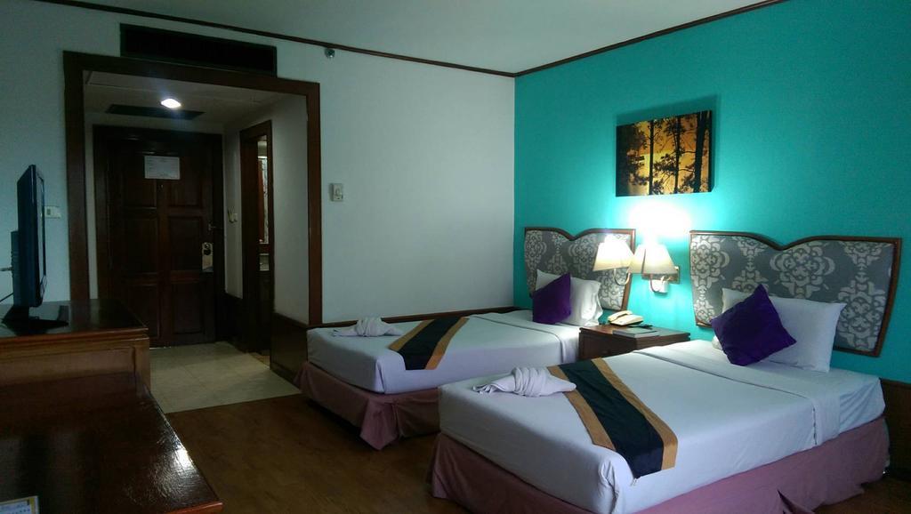 Wattana Park Hotel Trang Bagian luar foto