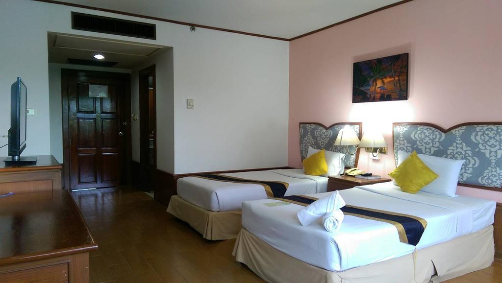 Wattana Park Hotel Trang Bagian luar foto