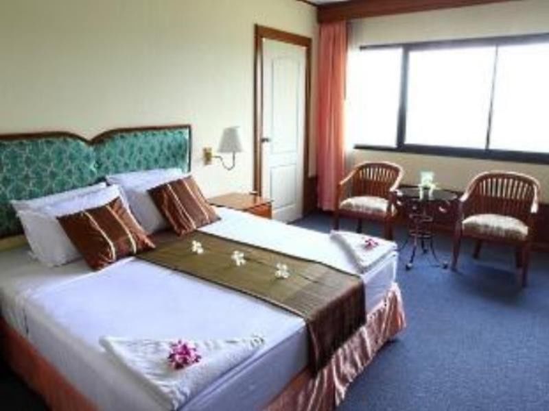 Wattana Park Hotel Trang Bagian luar foto