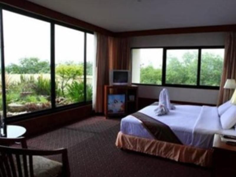 Wattana Park Hotel Trang Bagian luar foto