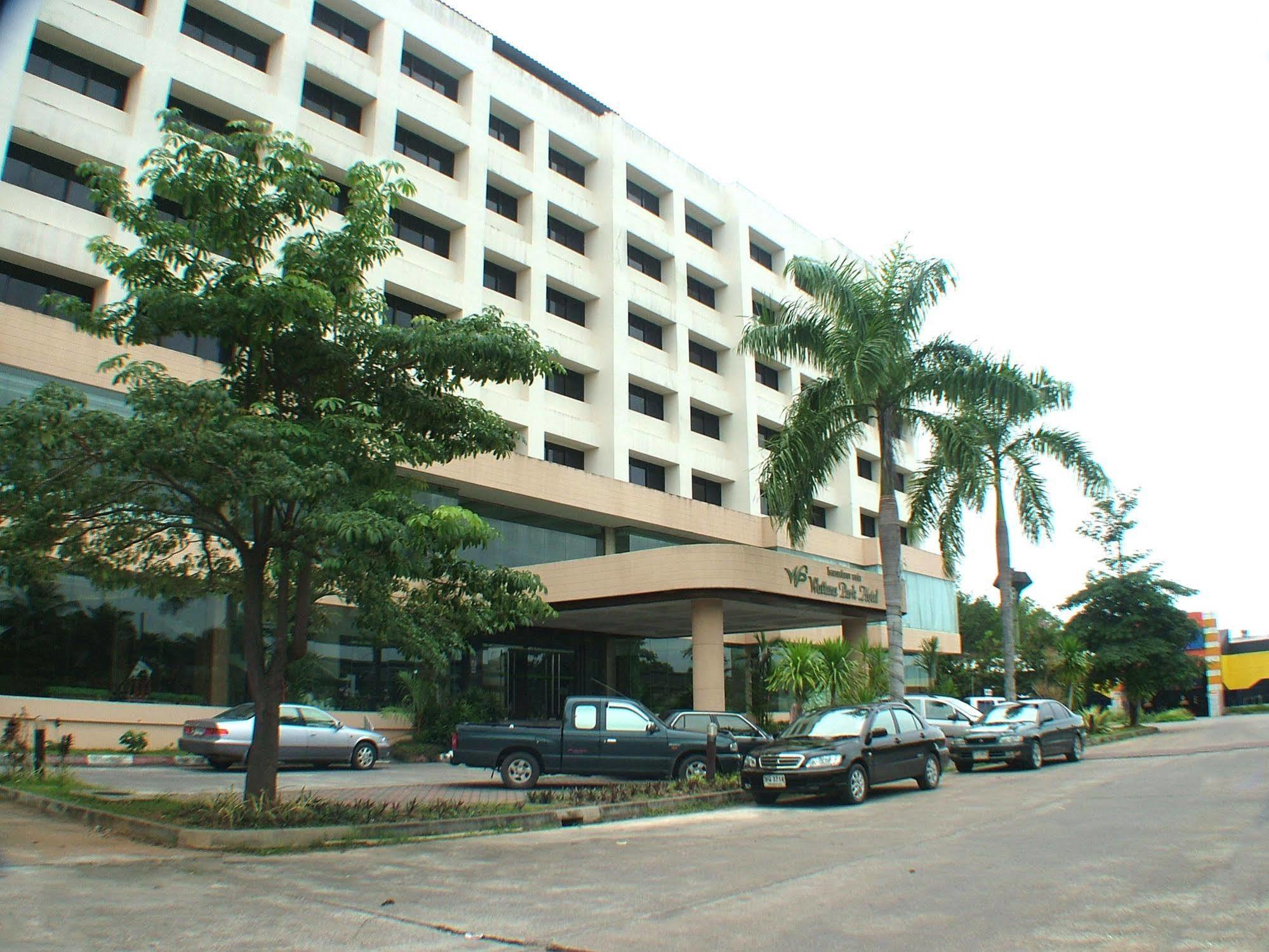 Wattana Park Hotel Trang Bagian luar foto