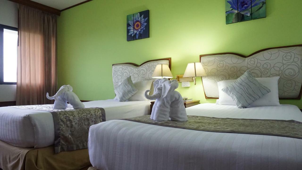 Wattana Park Hotel Trang Bagian luar foto