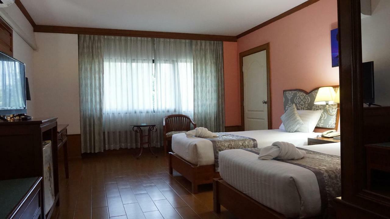 Wattana Park Hotel Trang Bagian luar foto