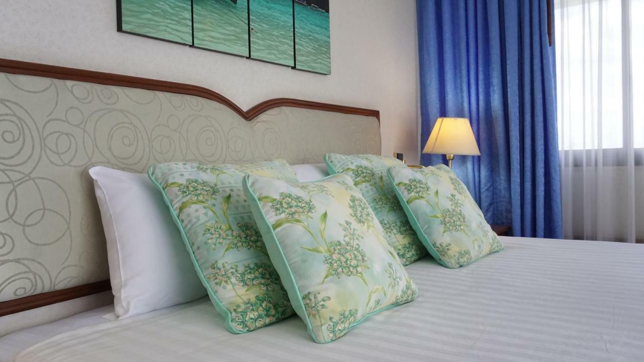 Wattana Park Hotel Trang Bagian luar foto