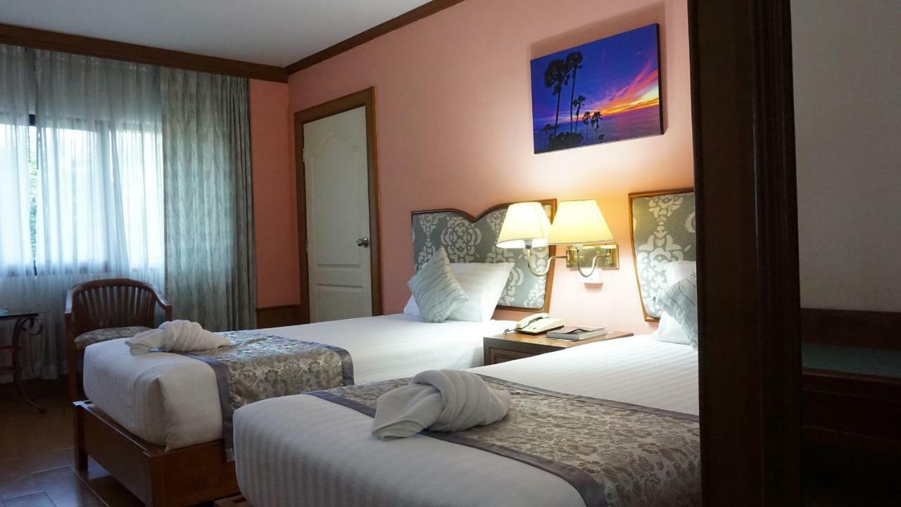 Wattana Park Hotel Trang Bagian luar foto